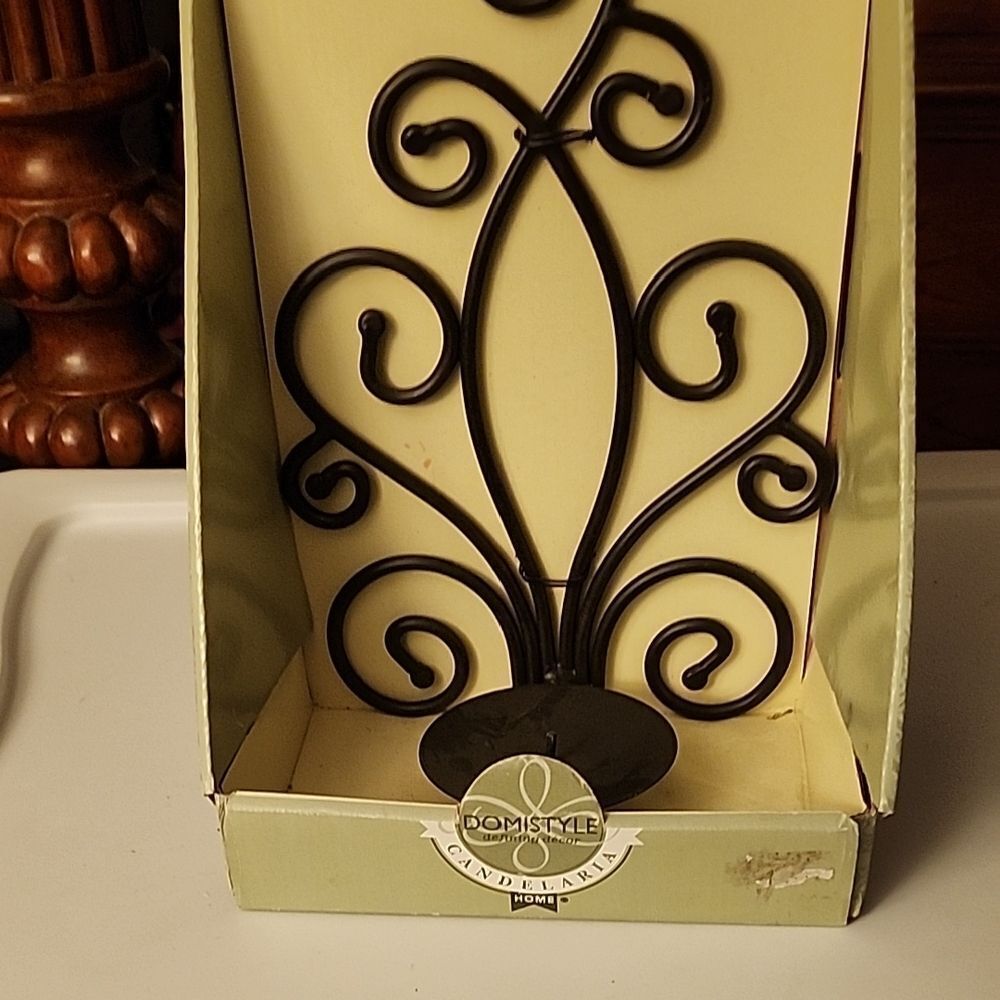 2006 Black Metal Scroll Candle Holder